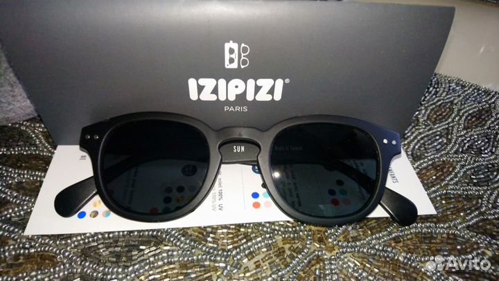 Очки солнцезащитные