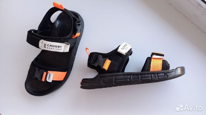Сандали Crosby