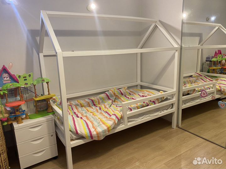 Кроватка домик из бука с матрасом