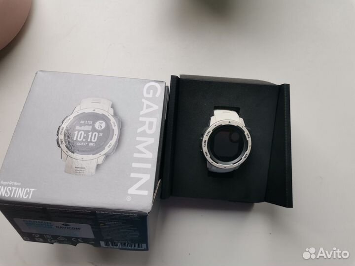 Часы garmin instinct