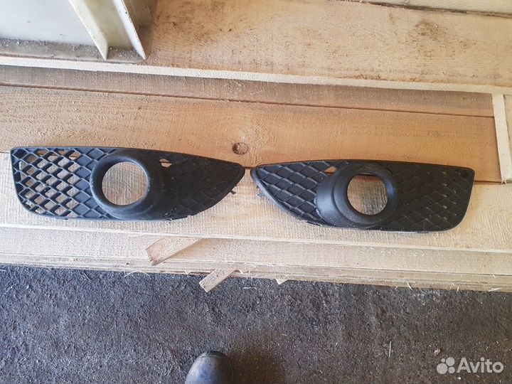 Накладки на противотуманные фары для Митсубиши Лан