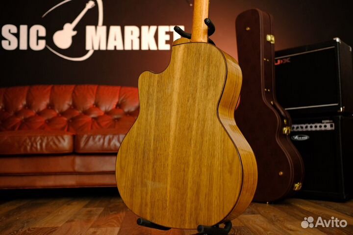 Классическая гитара со звукоснимателем Kremona (ко