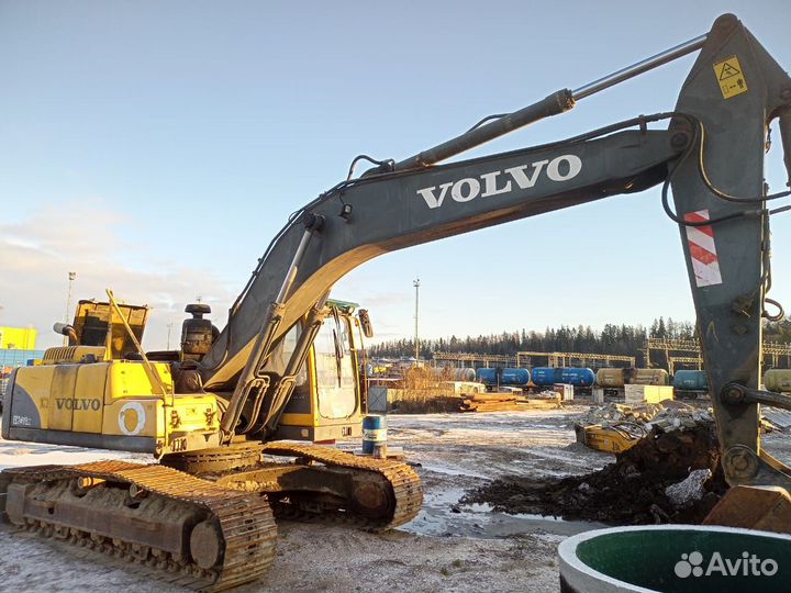 Гусеничный экскаватор Volvo EC240B LC, 2005