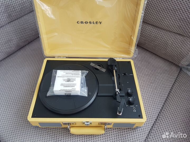 Виниловый проигрыватель crosley