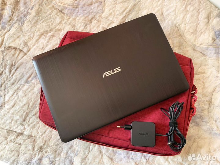 Ноутбук Asus R541NC 4 Ядра / 8GB / SSD / 810M 2GB