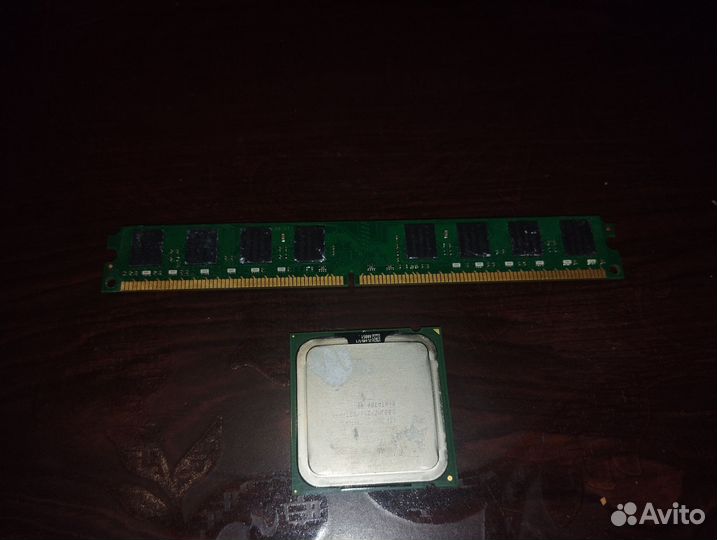 Принадлежности для ноутбука и работы