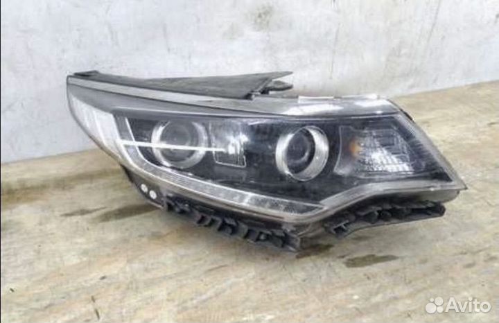 Оригинальная правая фара ксенон