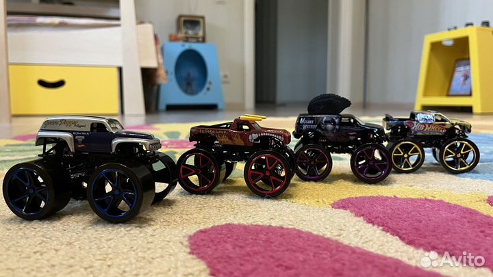 Монстр Траки HotWheels