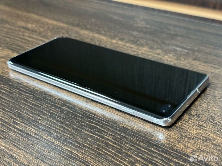 Samsung Galaxy S10+, 8/128 ГБ