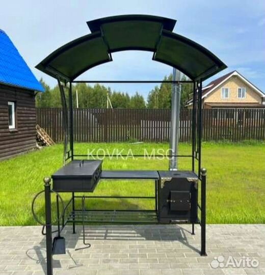 Мангал с крышей