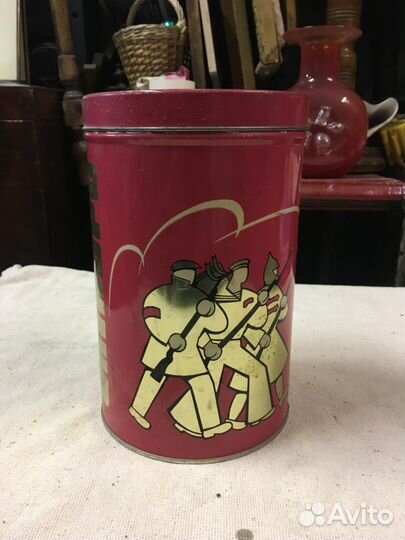 Банка коробка жестяная 50 лет Октября