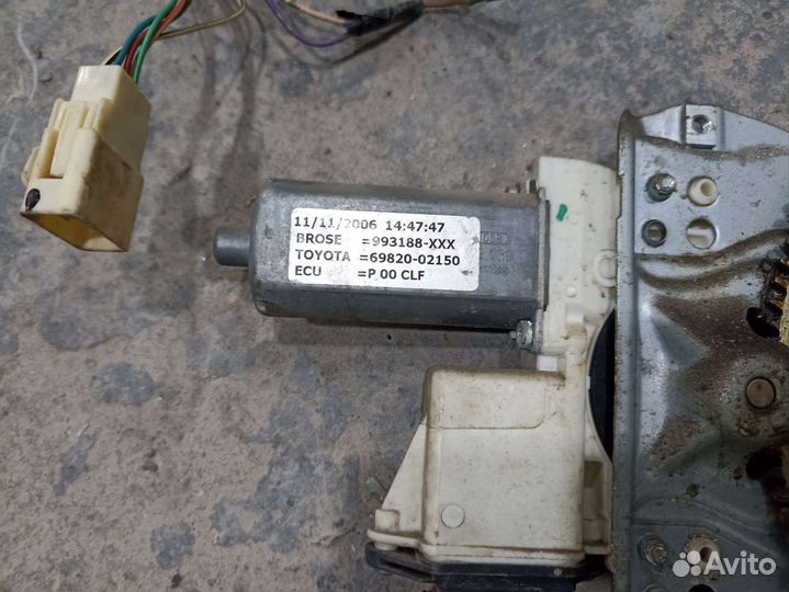 Стеклоподъёмник передней левый Toyota Corolla 120