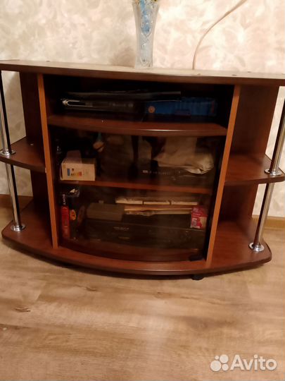 Тумба под телевизор и радиоаппаратуру