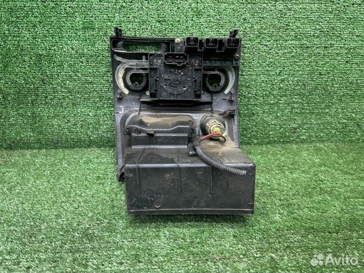 Консоль центральная Geely Mk