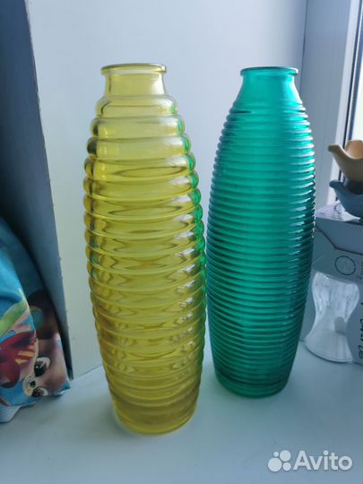 Вазы из цветного стекла