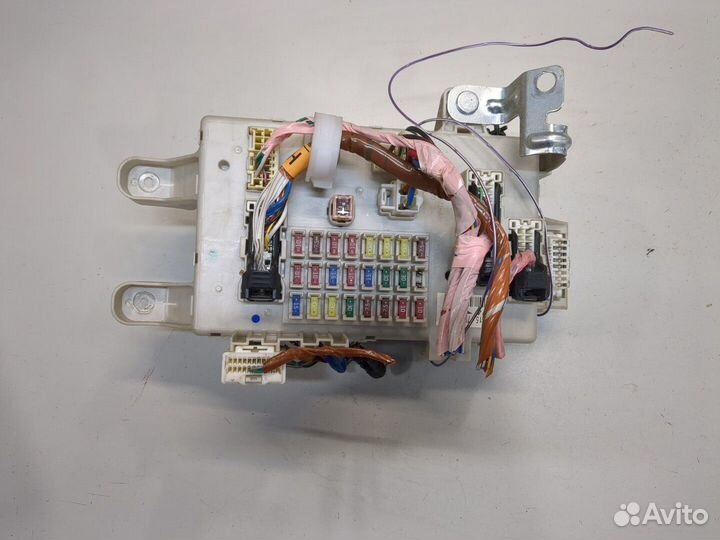 Блок предохранителей Toyota Land Cruiser Prado (12