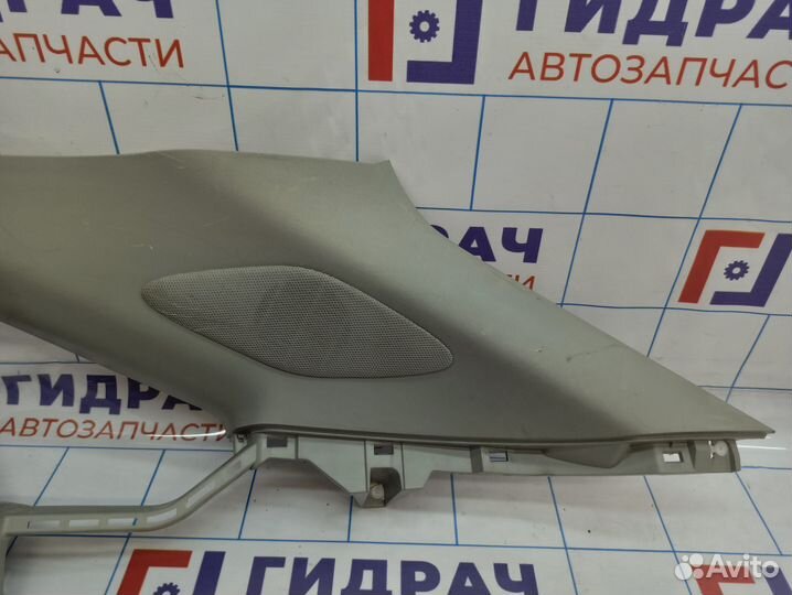 Обшивка багажника задняя правая верхняя Lexus RX35