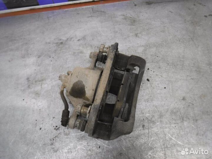 Суппорт передний левый Hyundai Solaris G4FC 2015