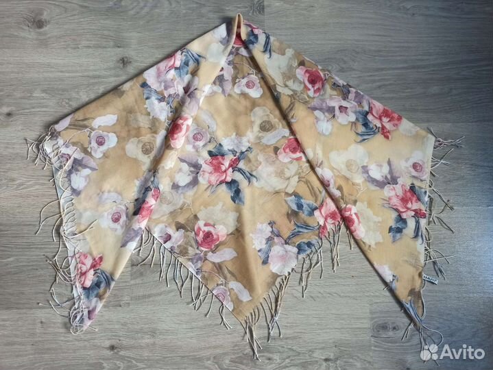 Женский шёлковый платок/шарф/палантин с цветами