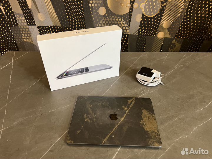 Macbook Pro 13 2018 touch bar 512 gb