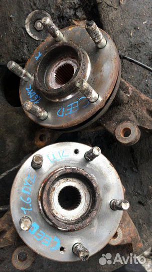 Поворотные кулаки Киа Сид 2008г левый правый