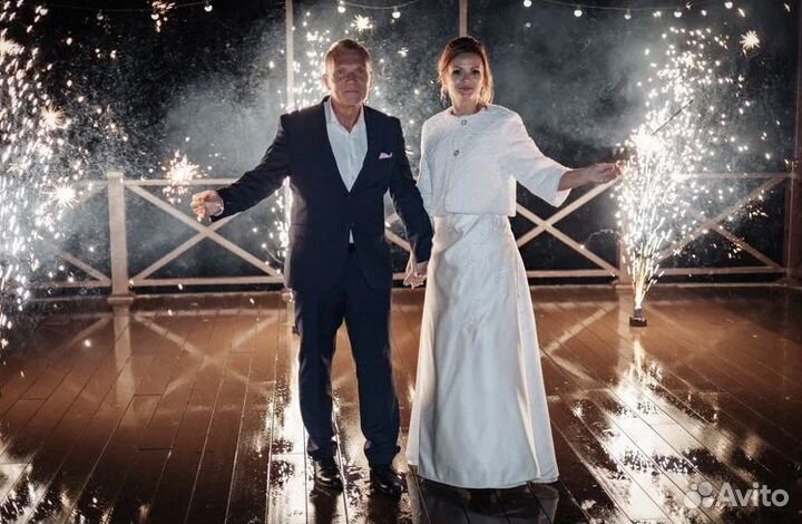 Ведущая, певица + DJ с оборудованием