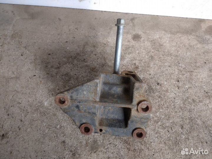 Кронштейн опоры кпп Hyundai Avante 2010-2015