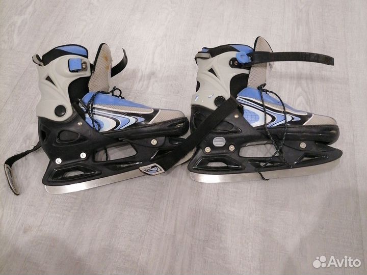Коньки хоккейные