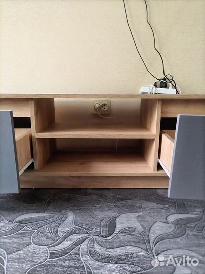Тумба под телевизор