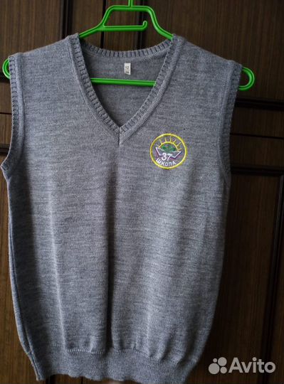 Школьный жилет серый на мальчика школа 37