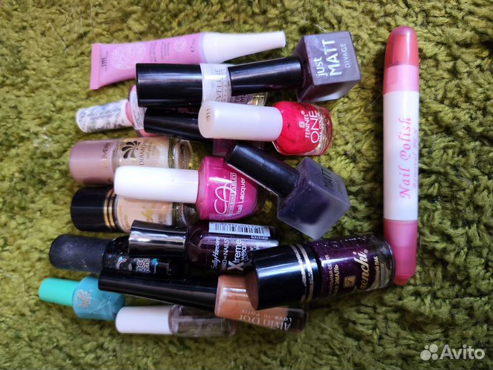 Лак для ногтей пакетом