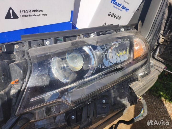 Фары 18+ Toyota Land CruiserPrado