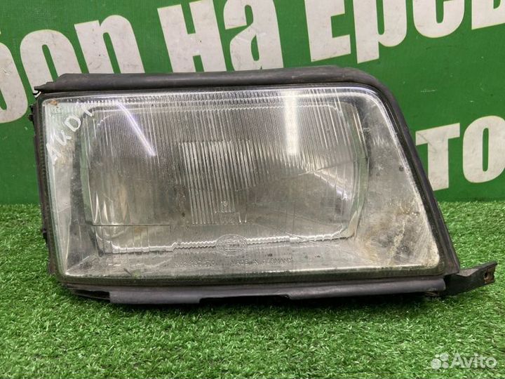 Фара галогеновая передняя правая Audi 100 C4