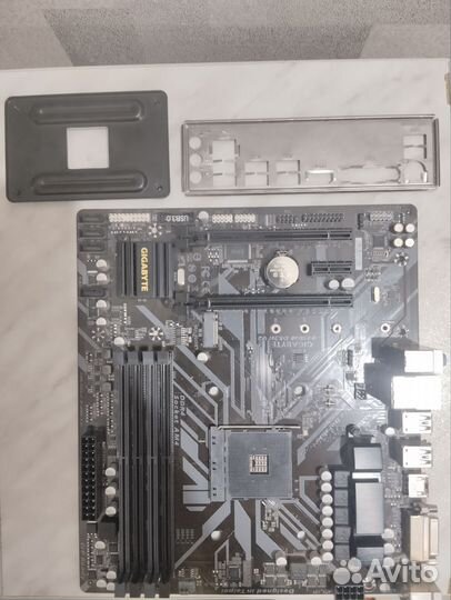 Материнская плата B450 AM4