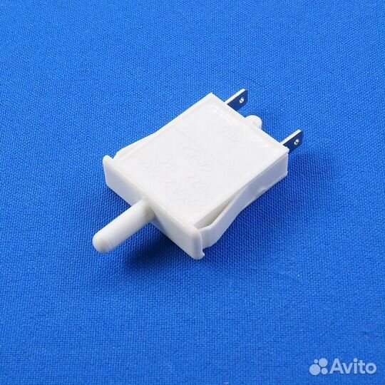 Выключатель освещения холодильника Indesit