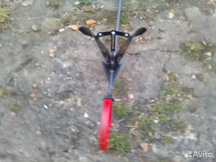 Плуг-окучник ручной