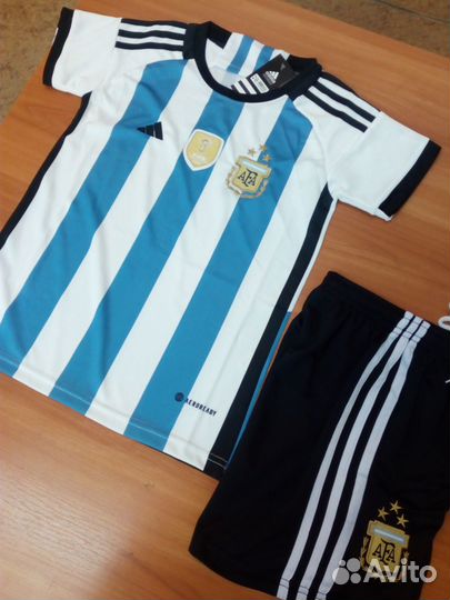 Футбольная форма сборной Аргентины 2023. Месси,10