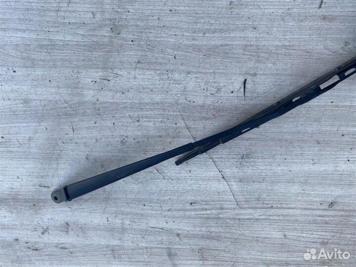 Поводок стеклоочистителя LADA Largus универсал 5