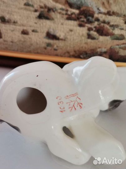 Статуэтка фарфор