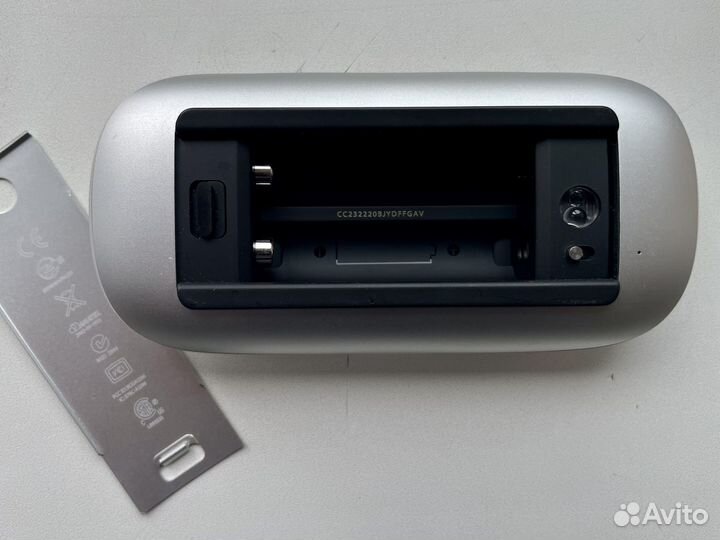 Клавиатура мышь и зарядное устройство Apple