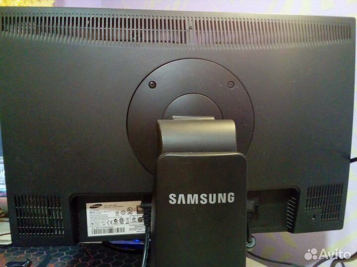 Монитор Samsung SyncMaster 2243BW LS22mykebq/EDC