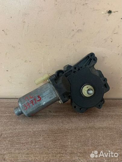 Моторчик стеклоподъемника передний левый Ford Fies