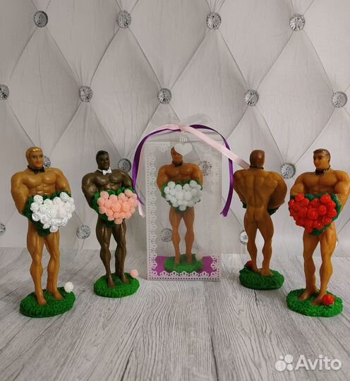 Мужчина с букетом роз из мыла ручной работы