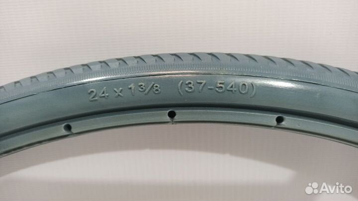 Литая покрышка для инвалидной коляски 24