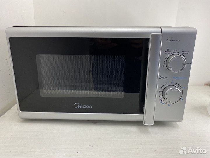 Микроволновая печь соло Midea MM720CPO-S