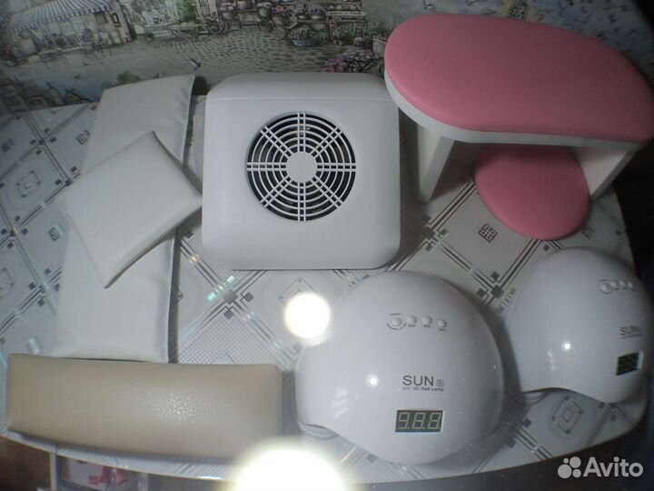 Оборудование для мастера маникюра и расходники