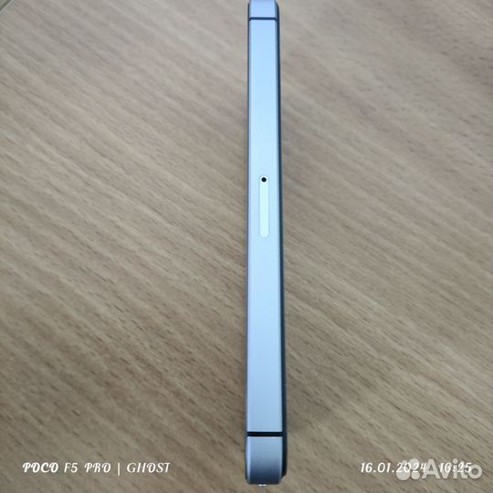 iPhone SE, 128 ГБ
