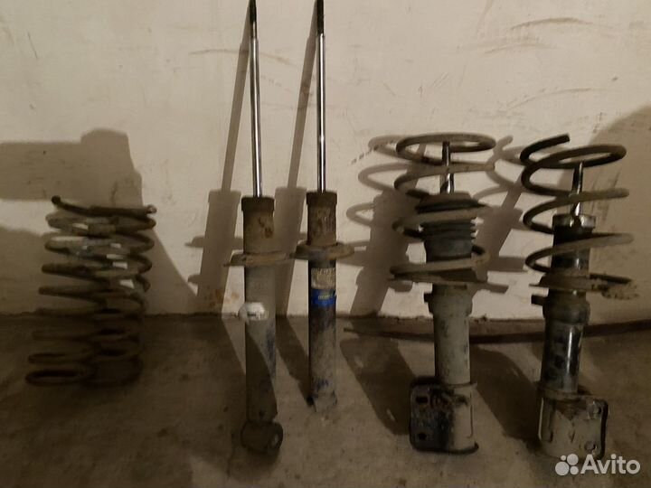 Продам стойки на ваз 2112 сток