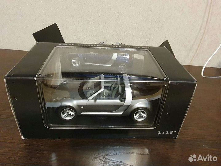 Smart roadster coupe 1:18 серебристый дилерский