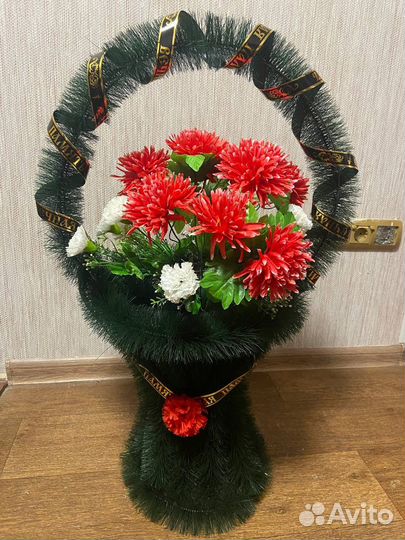 Ритуальные венки и корзины